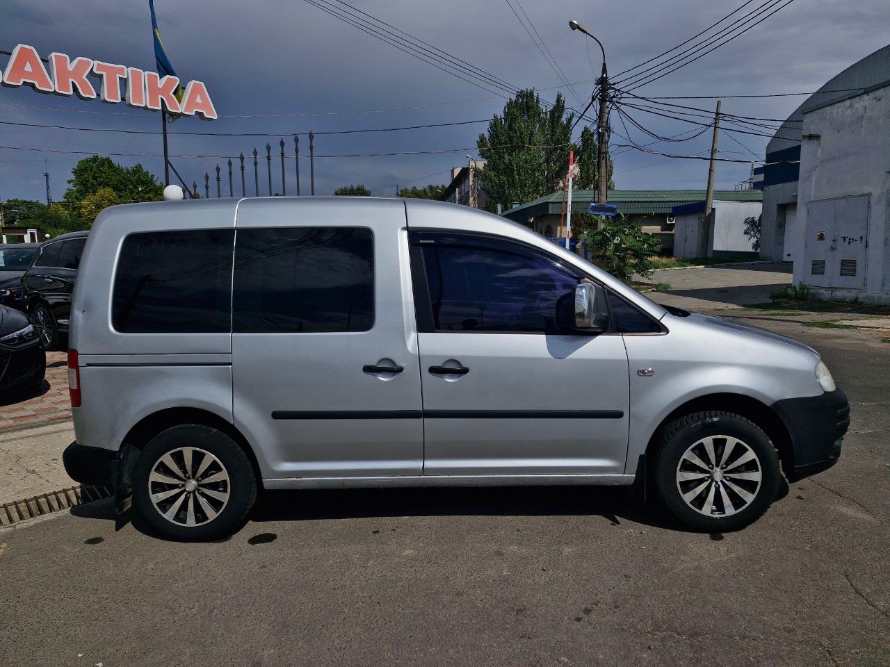 Volkswagen Caddy - фото 6