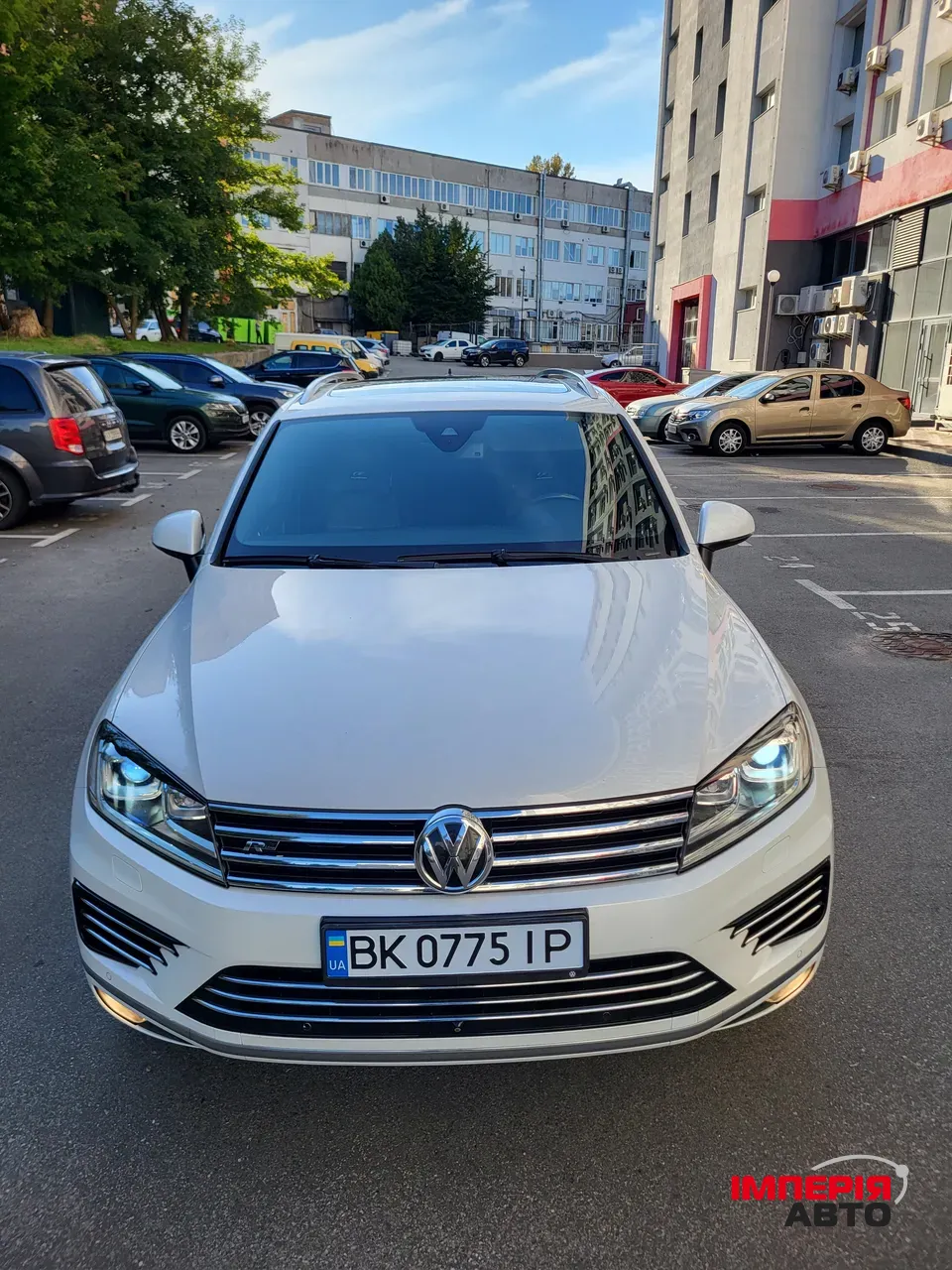 Volkswagen Touareg - фото 11