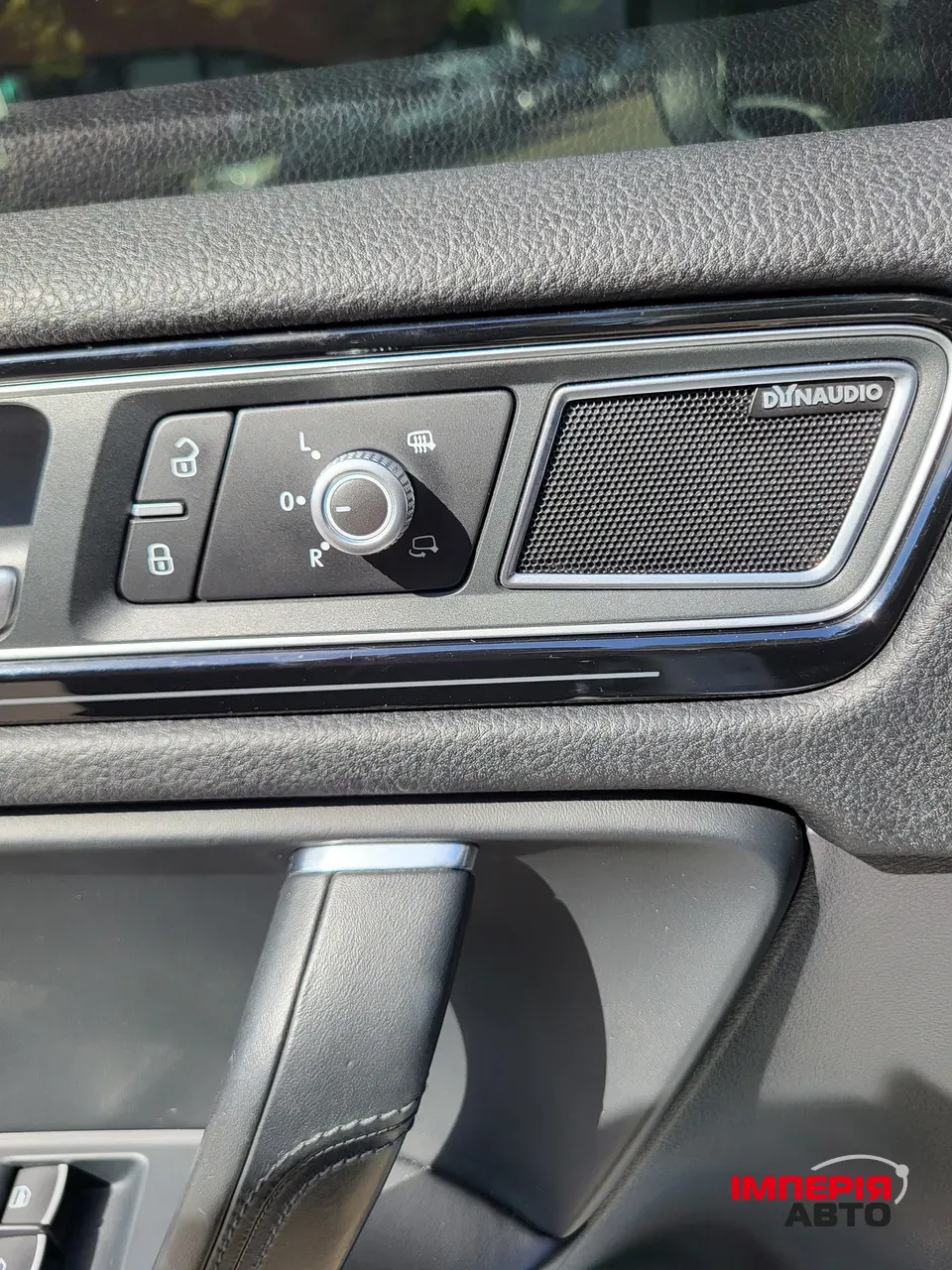 Volkswagen Touareg - фото 59