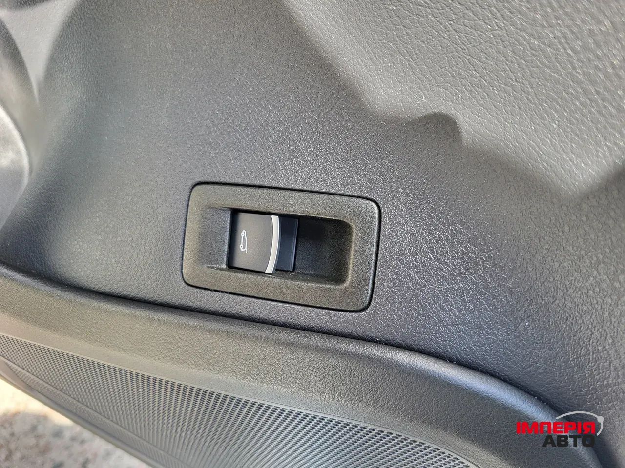 Volkswagen Touareg - фото 60