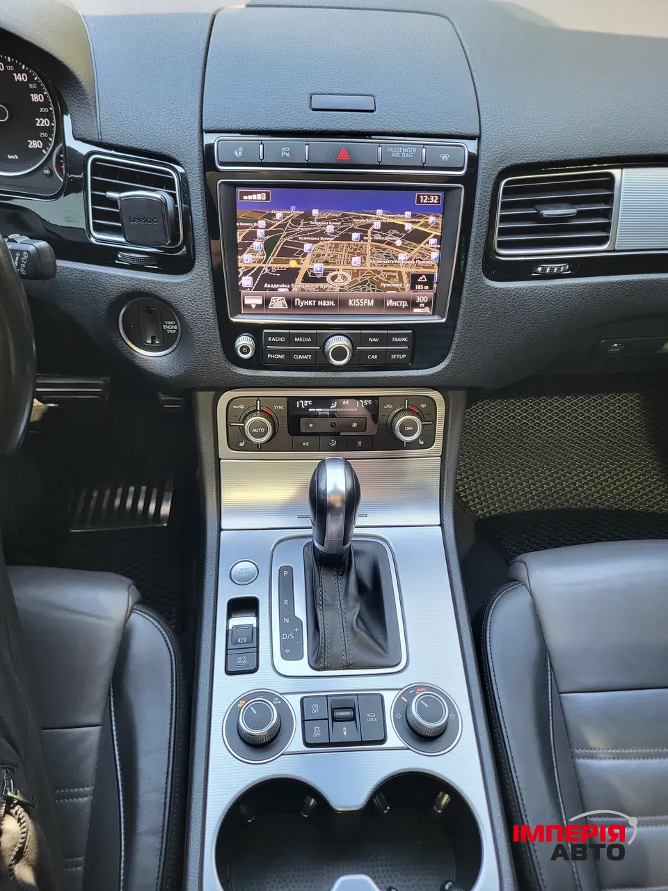 Volkswagen Touareg - фото 14