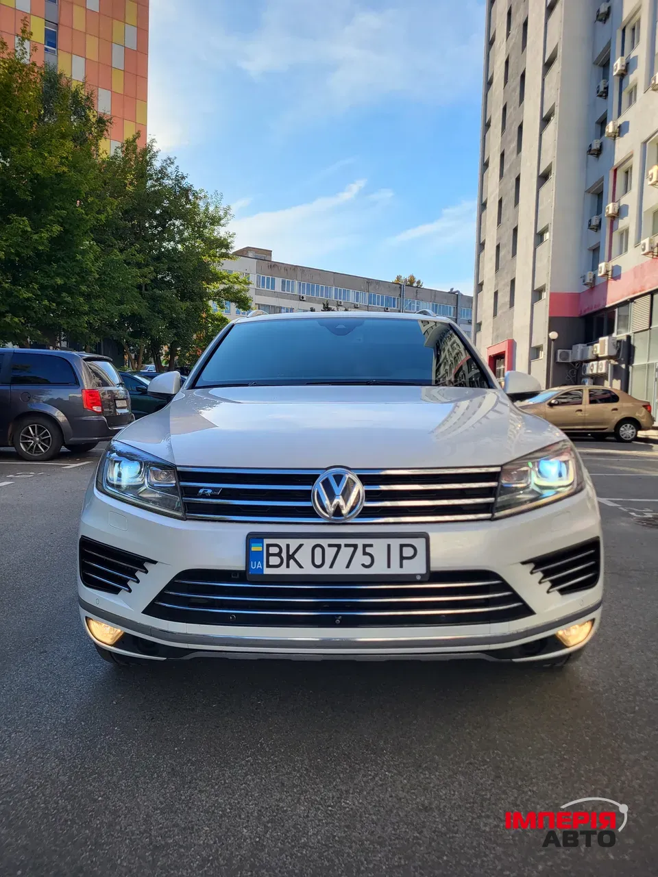 Volkswagen Touareg - фото 2