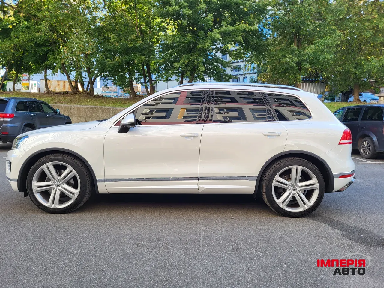 Volkswagen Touareg - фото 8