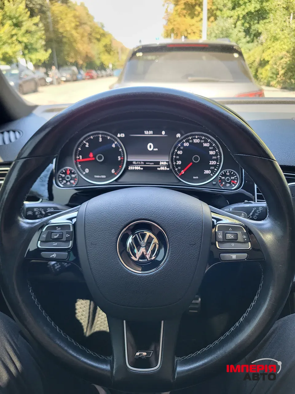 Volkswagen Touareg - фото 12