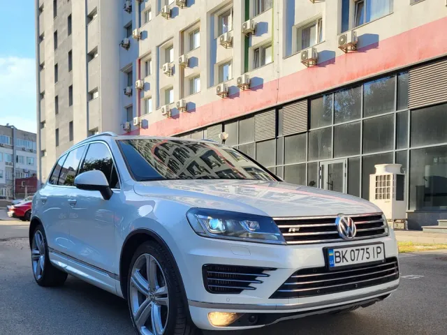 Volkswagen Touareg - фото 4