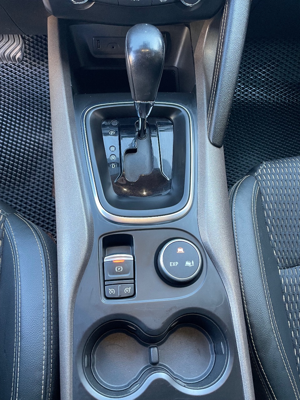 Renault Kadjar - фото 15