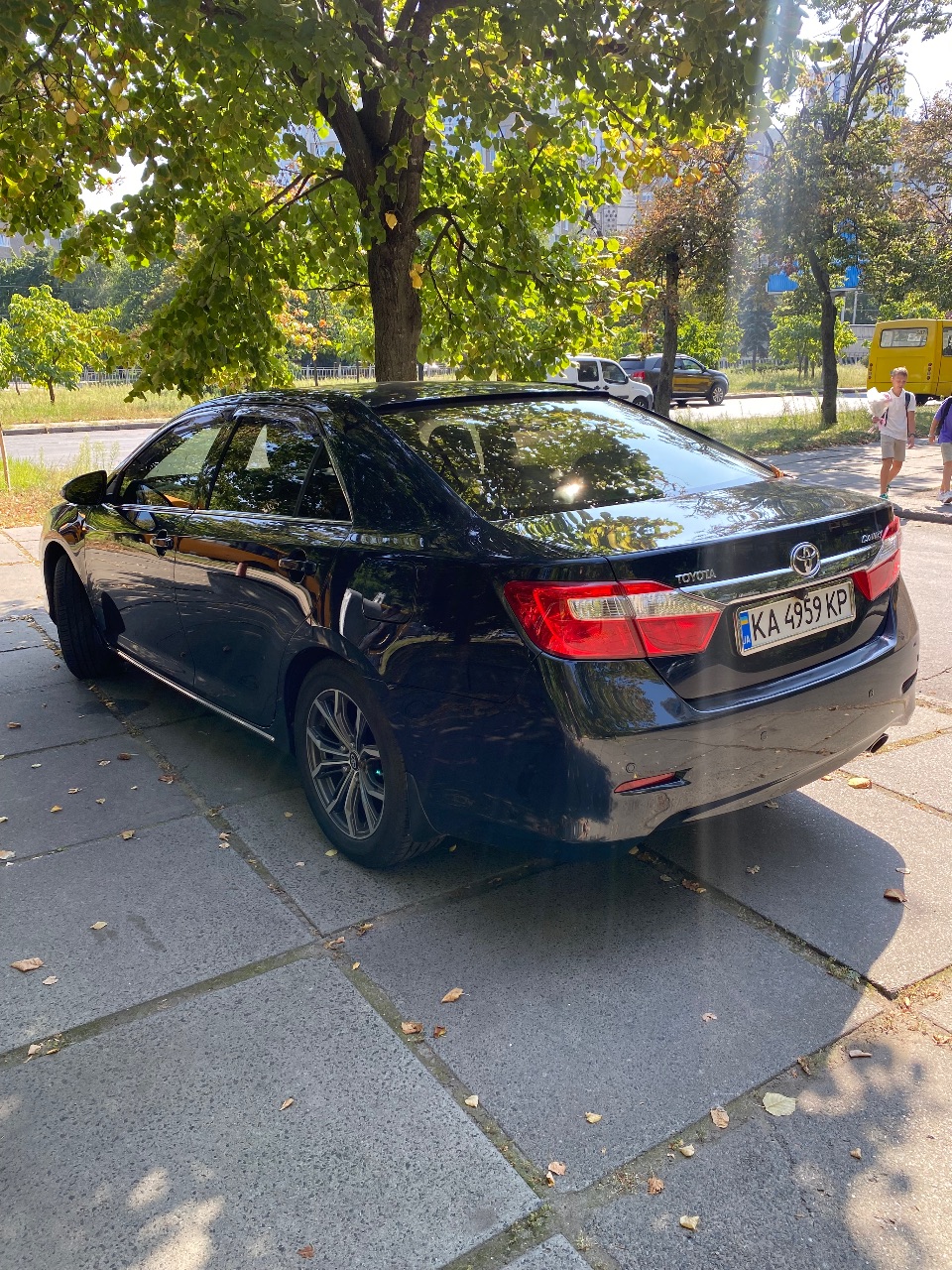 Toyota Camry - фото 2