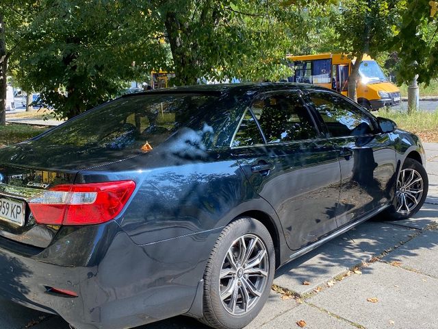 Toyota Camry - фото 3