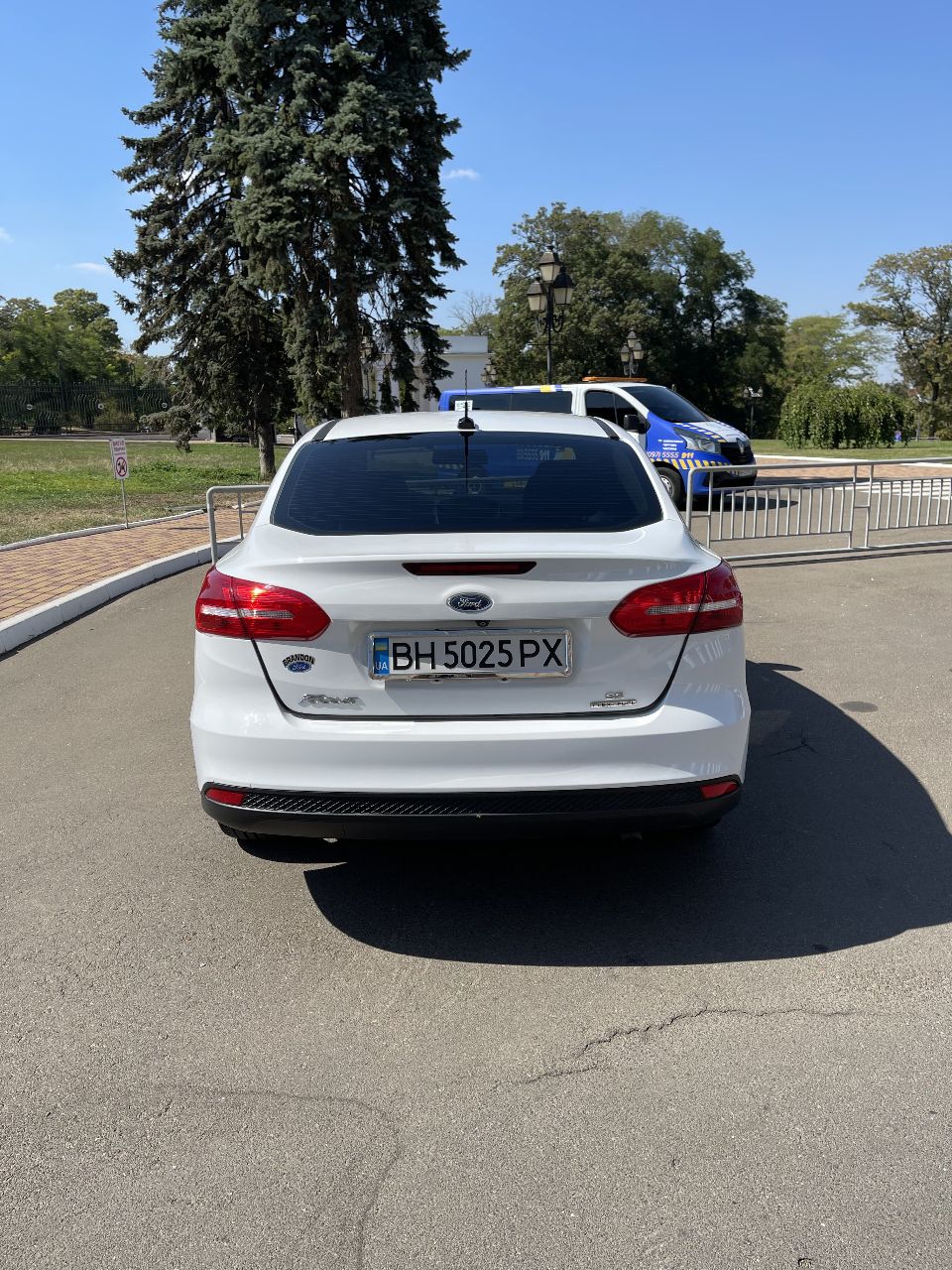 Ford Focus - фото 8