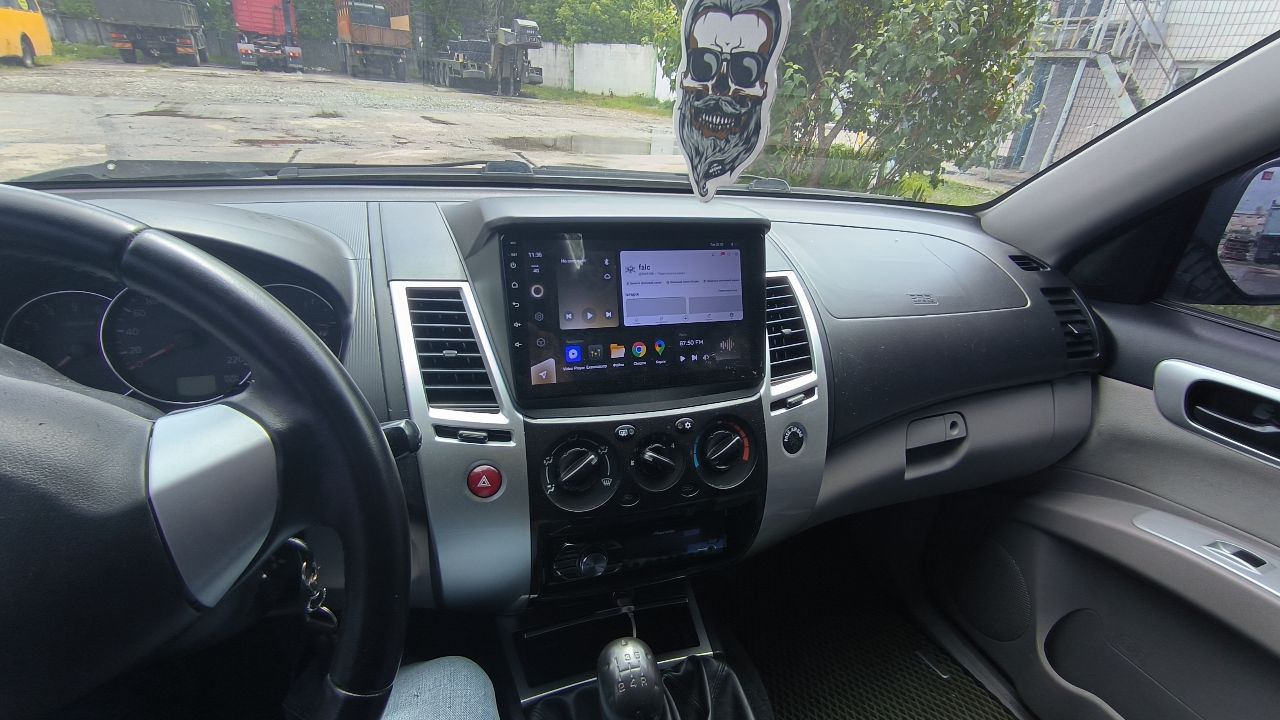 Mitsubishi Pajero Sport - фото 12