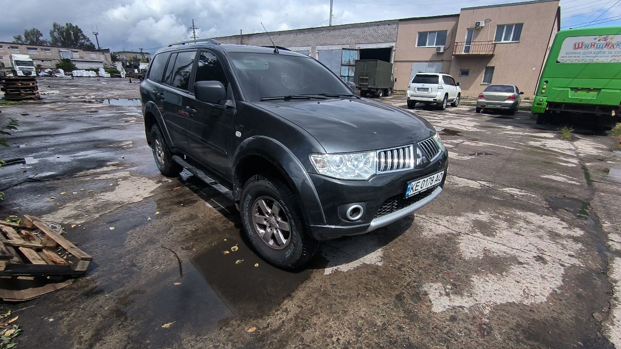 Mitsubishi Pajero Sport - фото 8