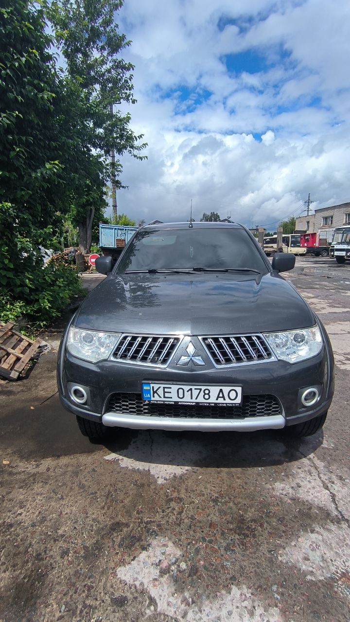 Mitsubishi Pajero Sport - фото 3