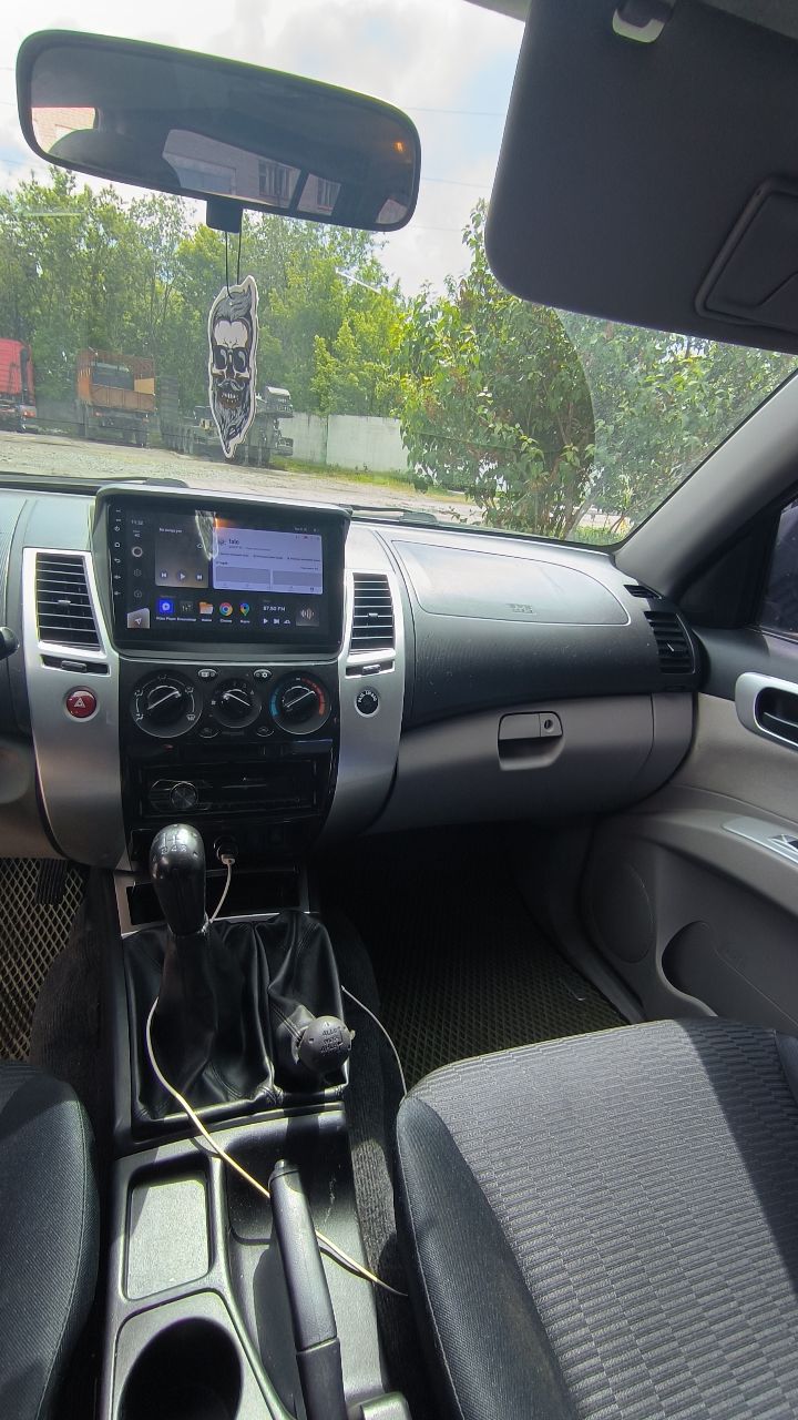 Mitsubishi Pajero Sport - фото 4