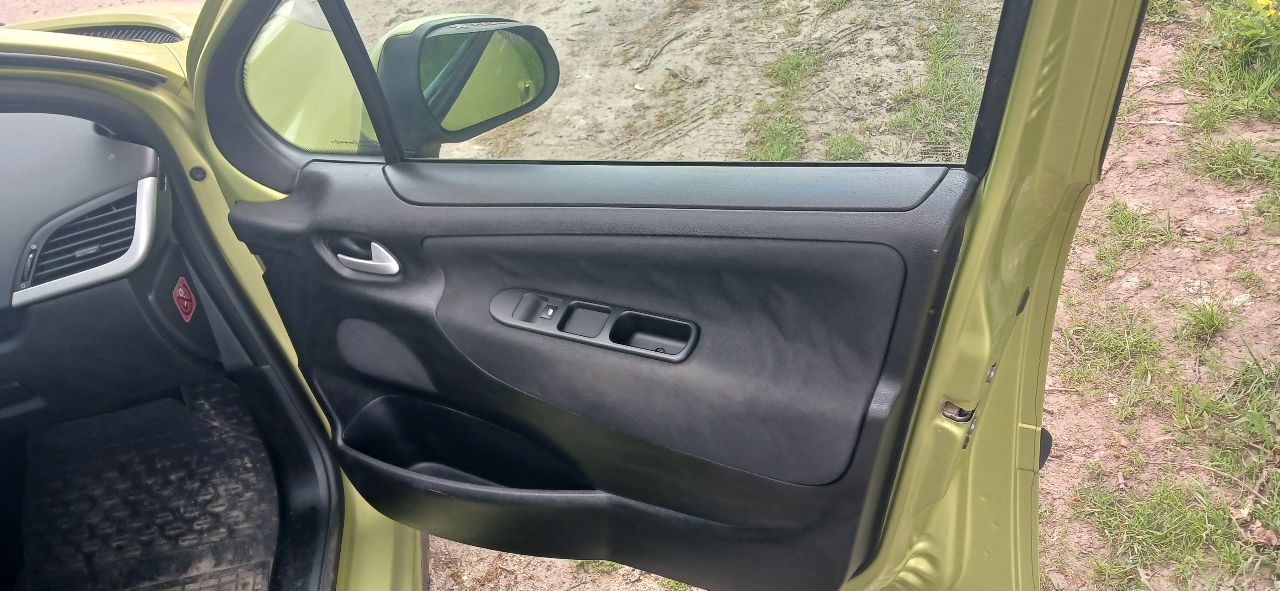 Peugeot 207 - фото 10