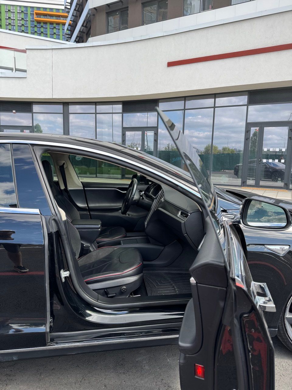 Tesla Model S - фото 17