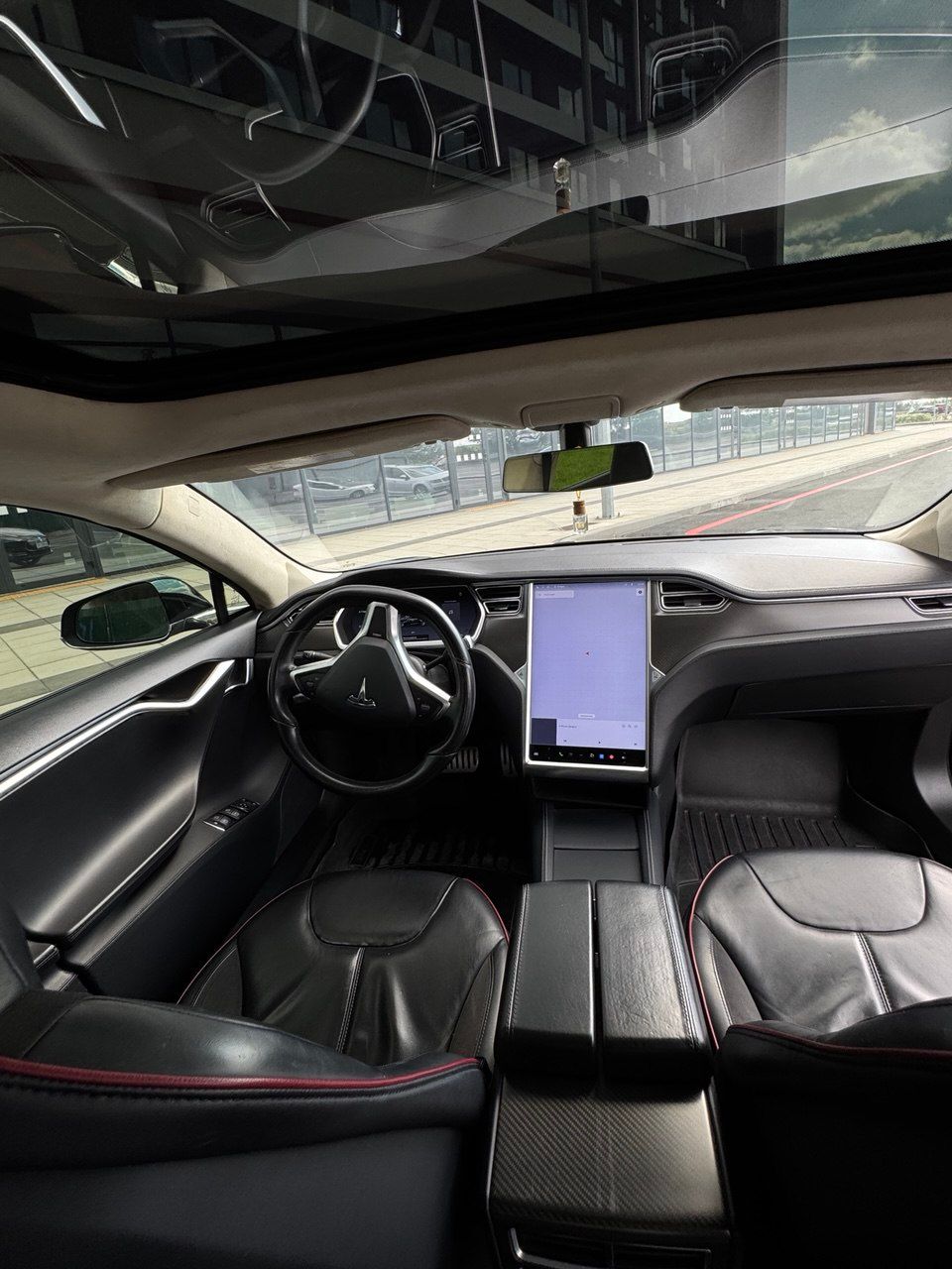 Tesla Model S - фото 18