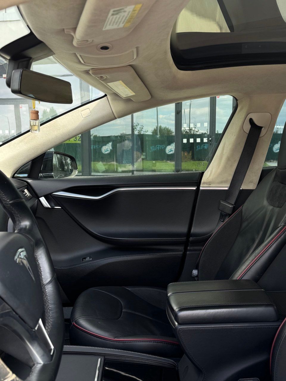 Tesla Model S - фото 2