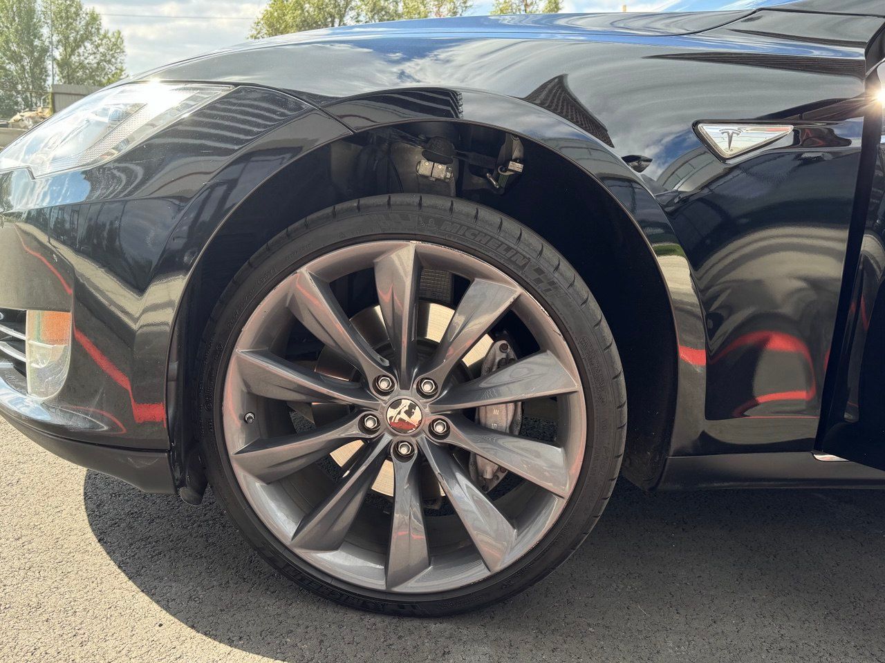 Tesla Model S - фото 15