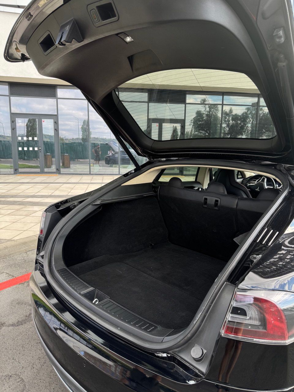 Tesla Model S - фото 3