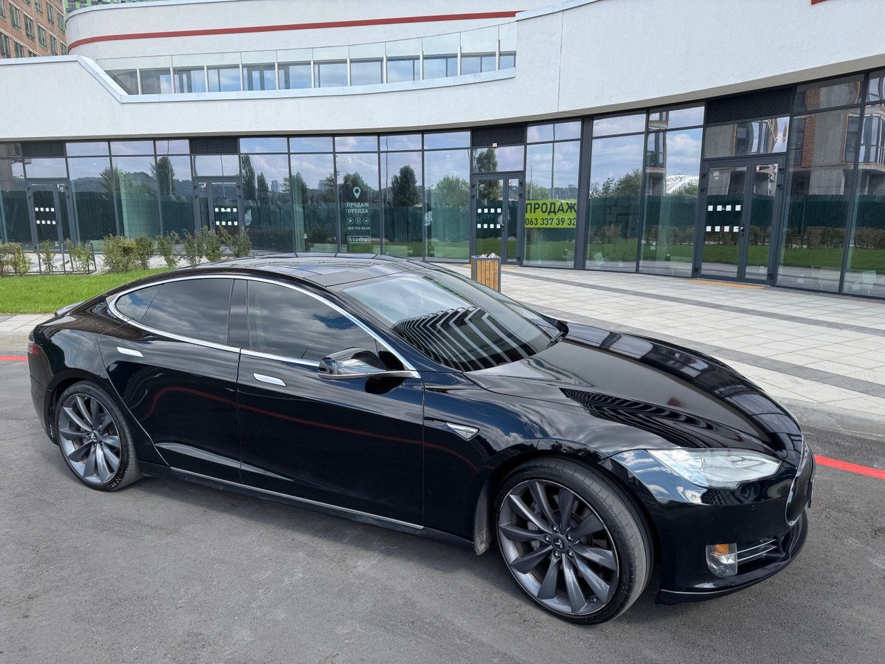 Tesla Model S - фото 10