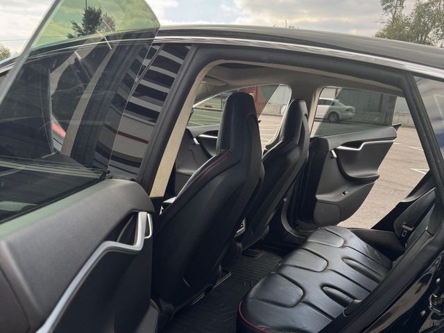 Tesla Model S - фото 4