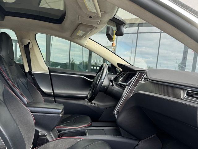 Tesla Model S - фото 5