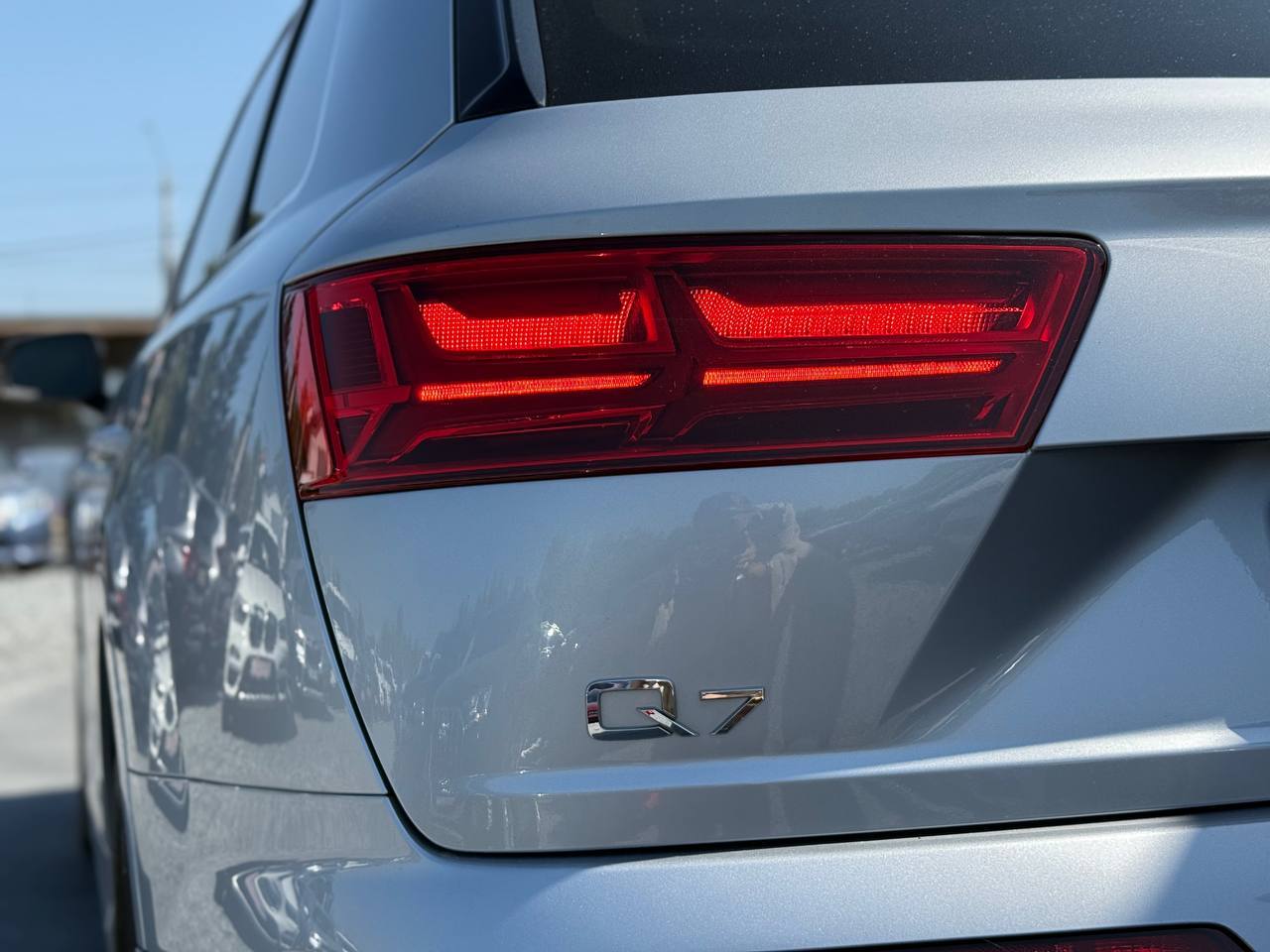 Audi Q7 - фото 8
