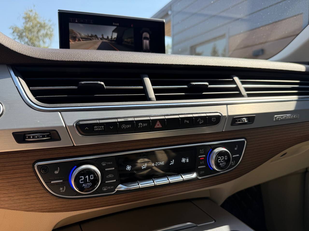 Audi Q7 - фото 43