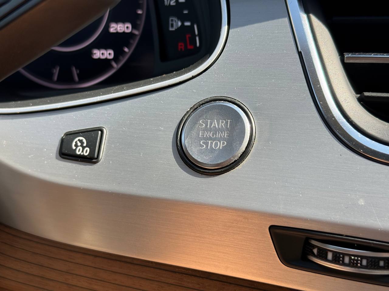 Audi Q7 - фото 42