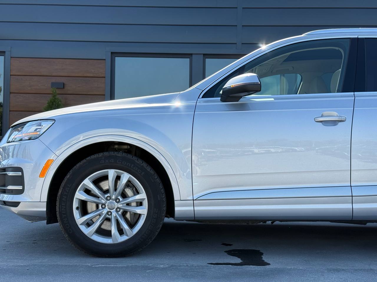 Audi Q7 - фото 12