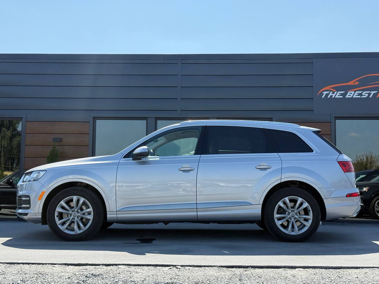 Audi Q7 - фото 10