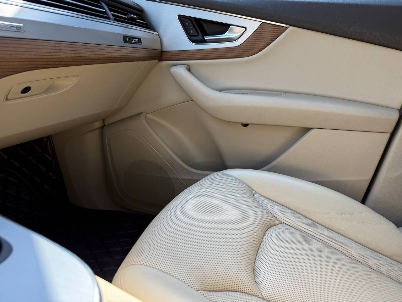 Audi Q7 - фото 45