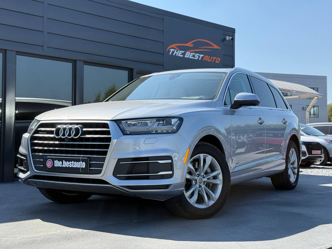 Audi Q7 - фото 1