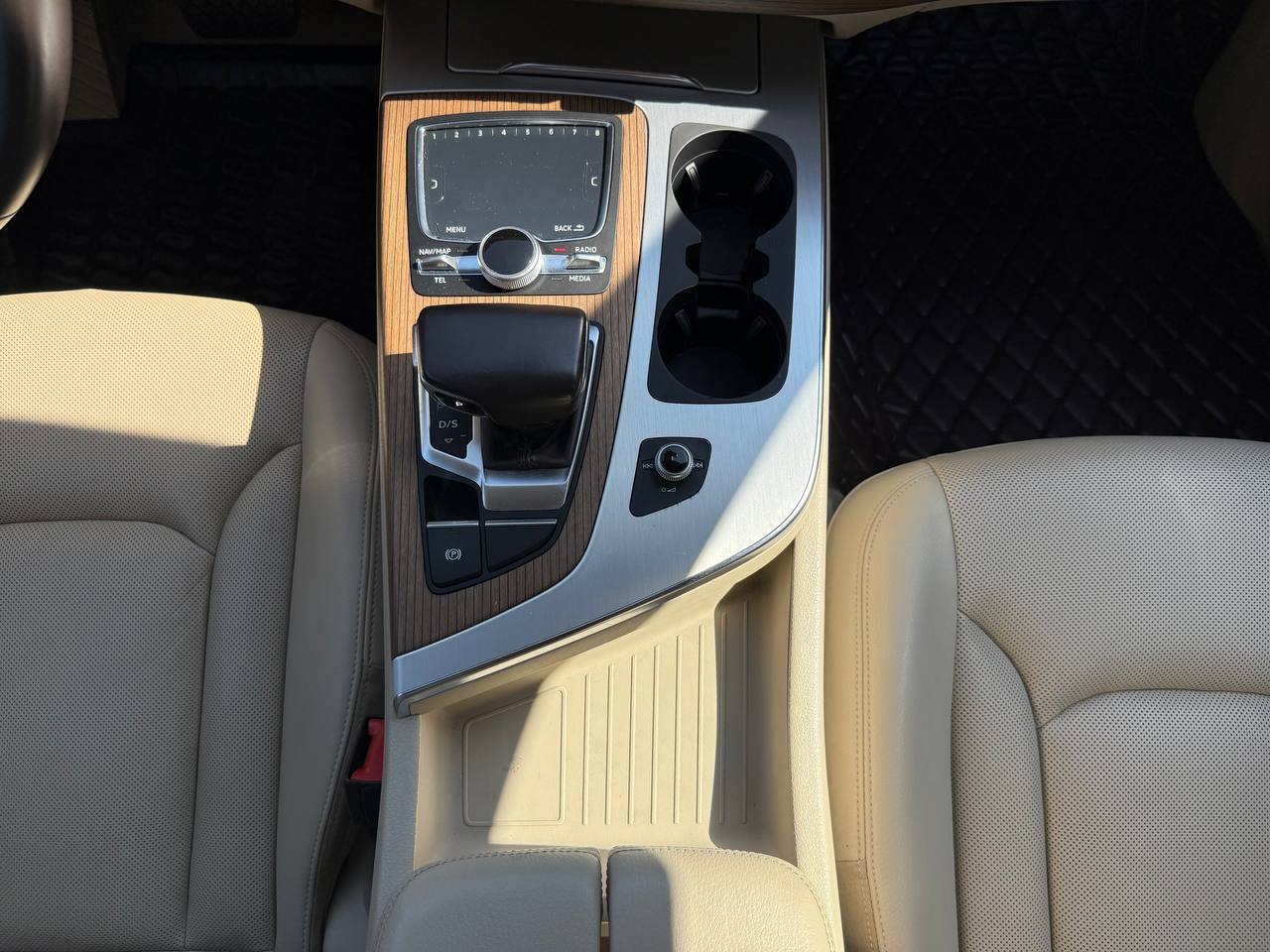 Audi Q7 - фото 65