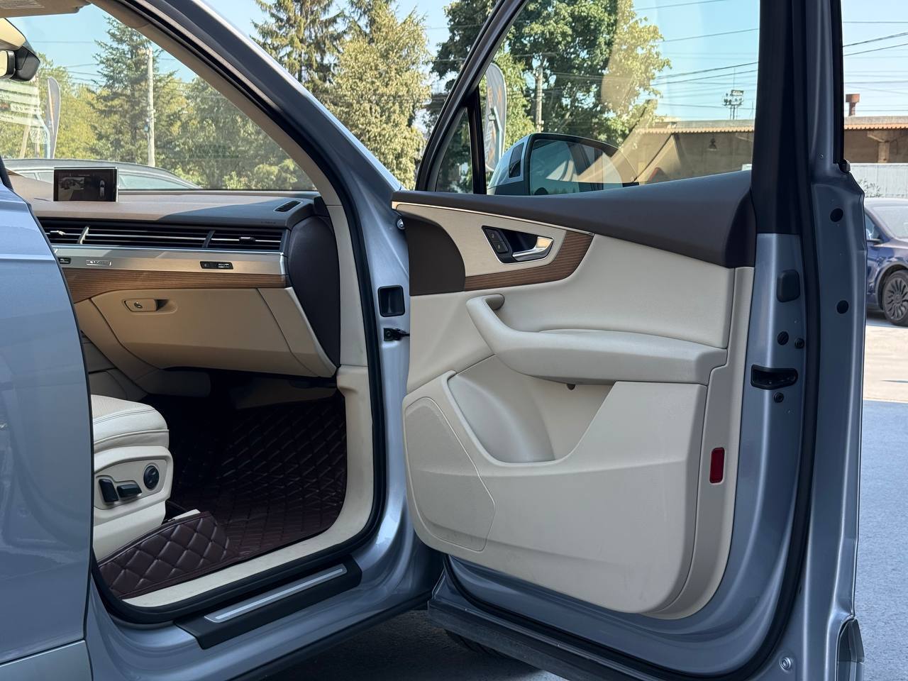 Audi Q7 - фото 77