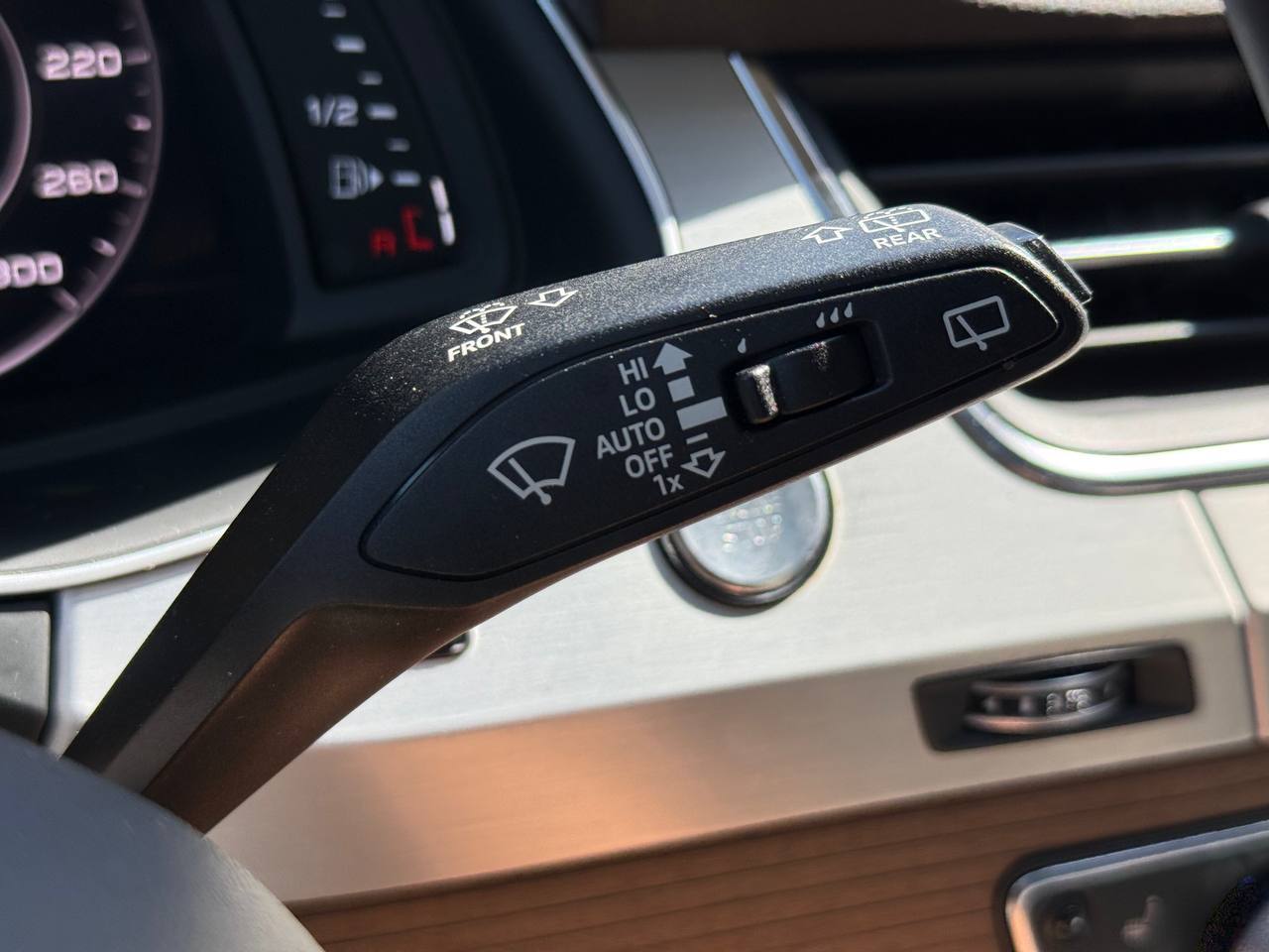 Audi Q7 - фото 38