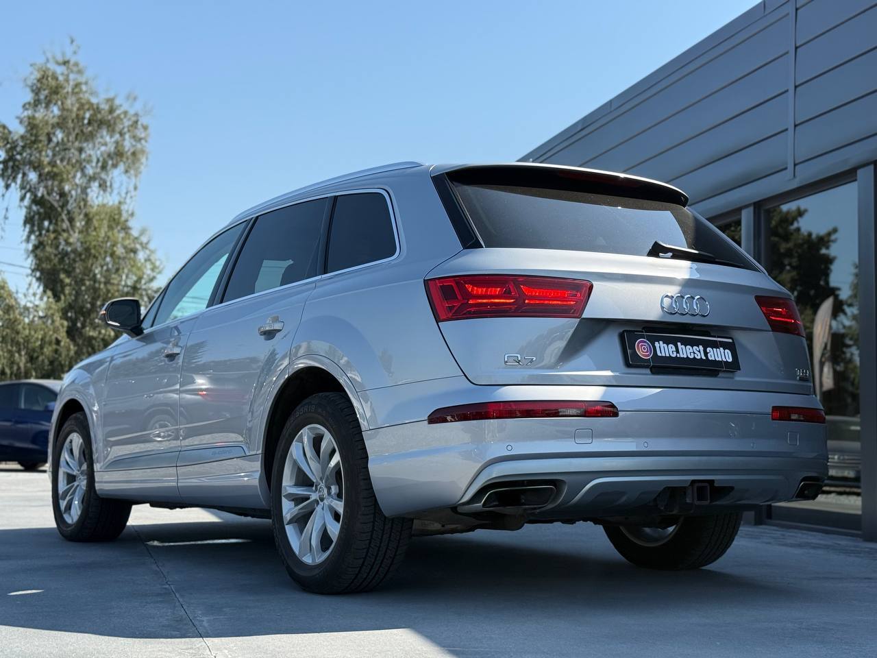 Audi Q7 - фото 7