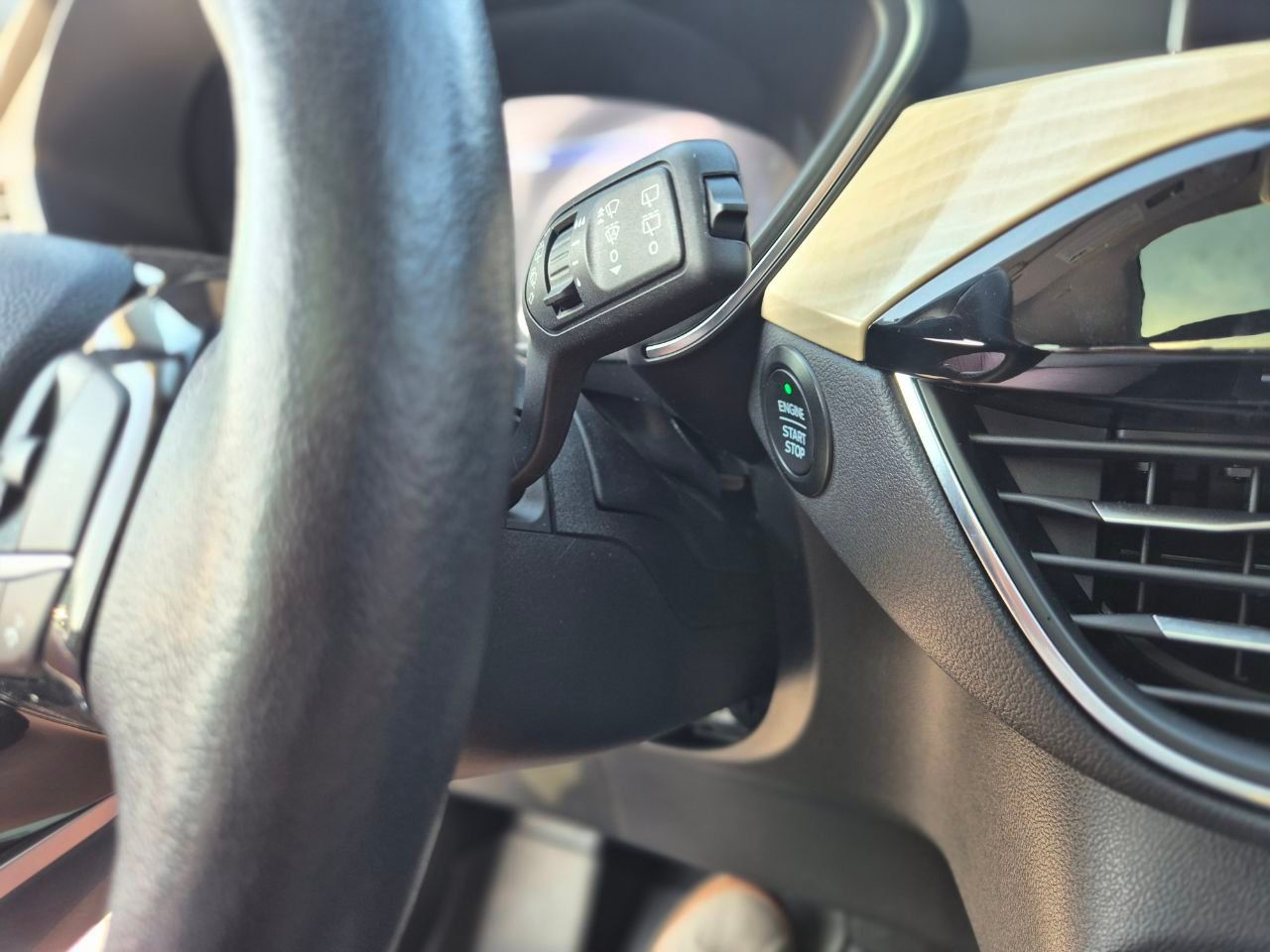 Ford Escape - фото 36