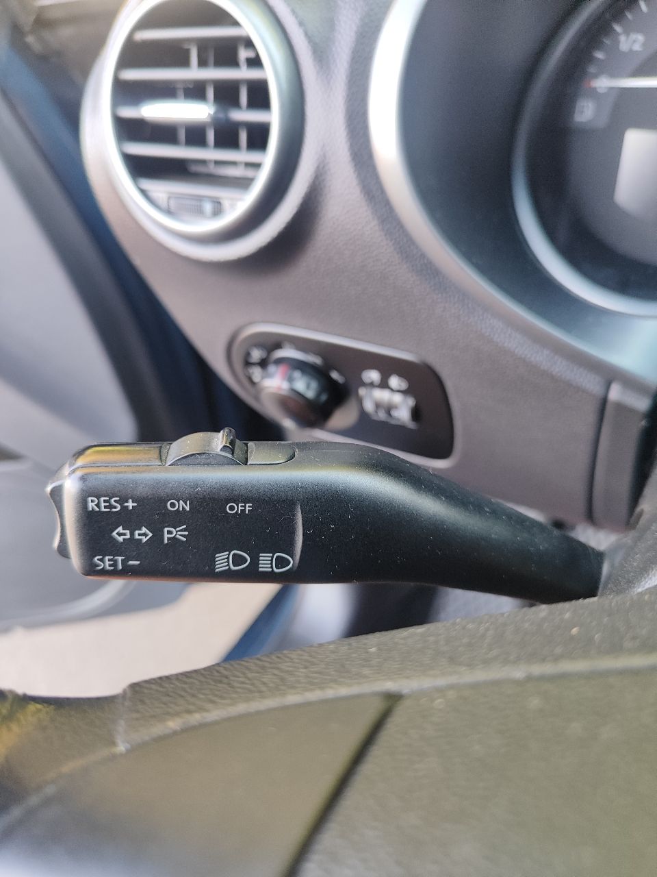 SEAT Leon - фото 20