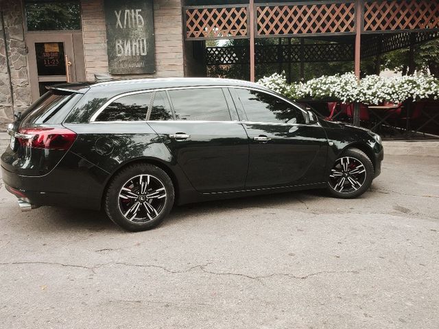 Opel Insignia - фото 1