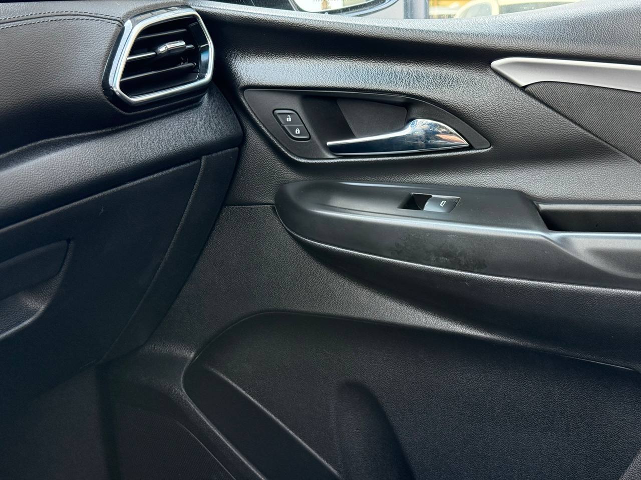 Chevrolet Bolt EUV - фото 36