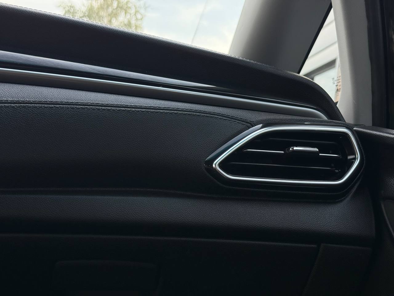 Chevrolet Bolt EUV - фото 37