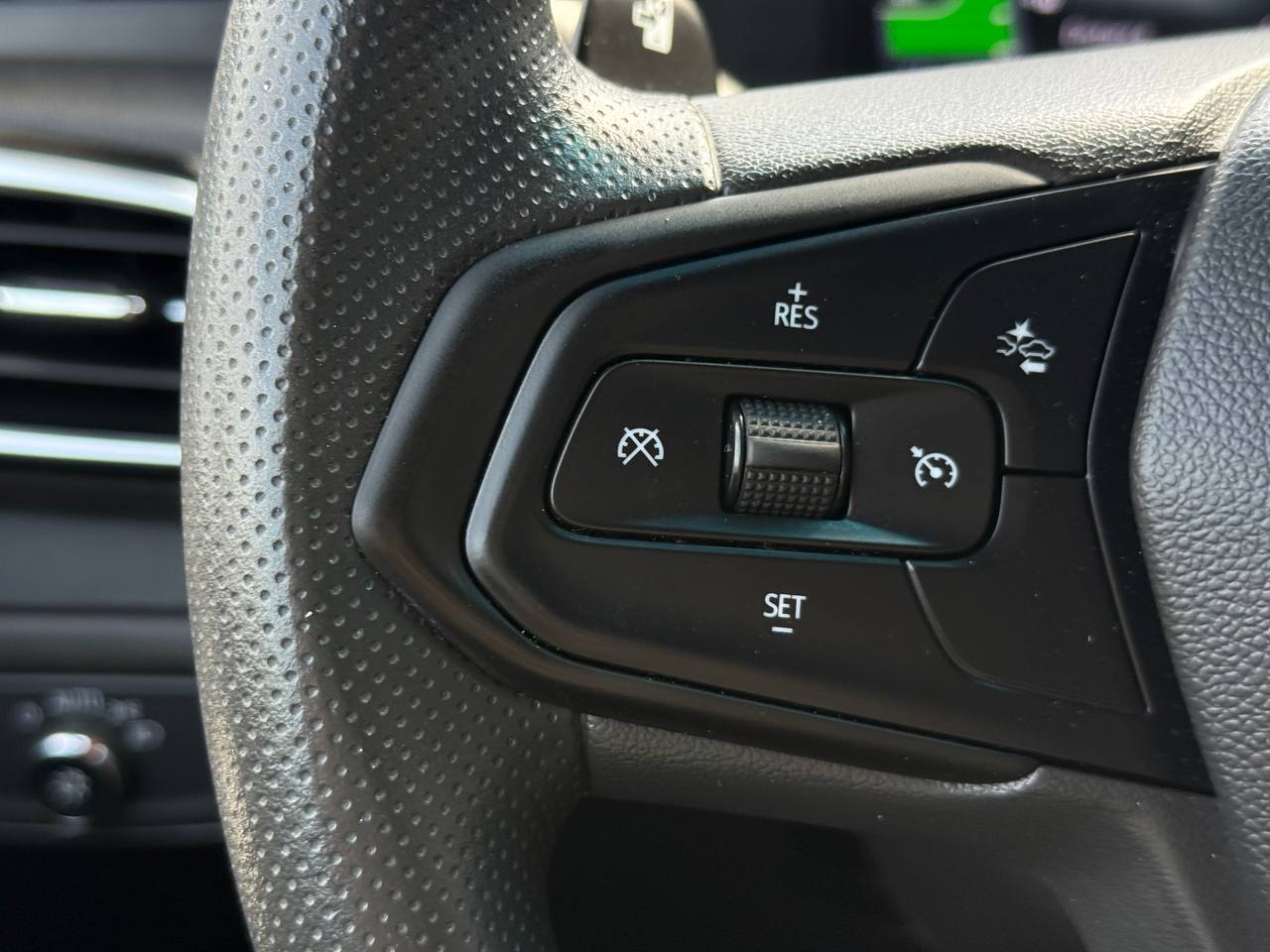 Chevrolet Bolt EUV - фото 28