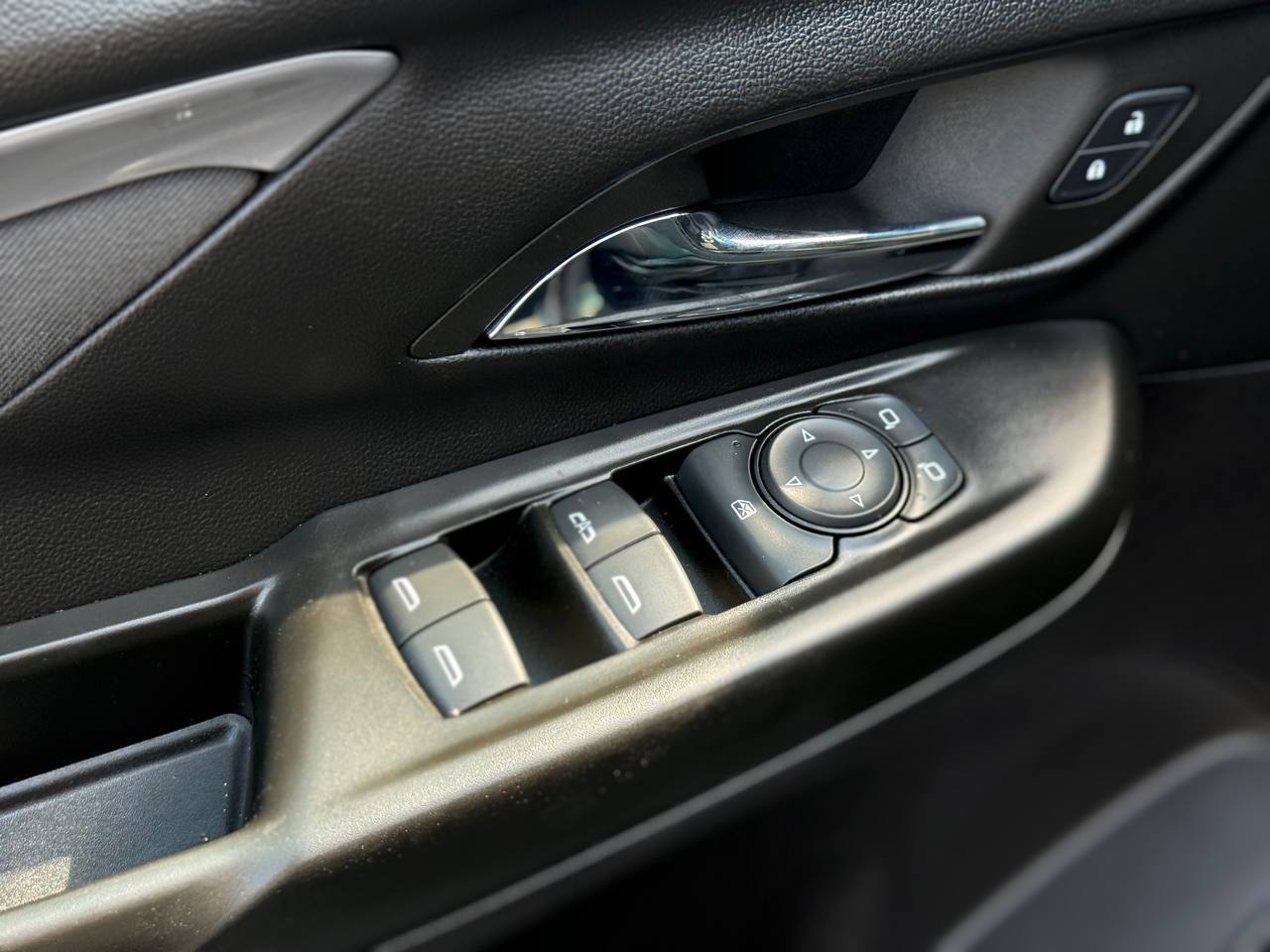 Chevrolet Bolt EUV - фото 24