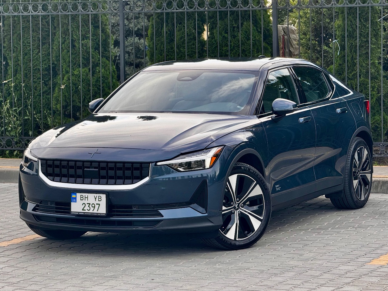 Polestar 2 - фото 1