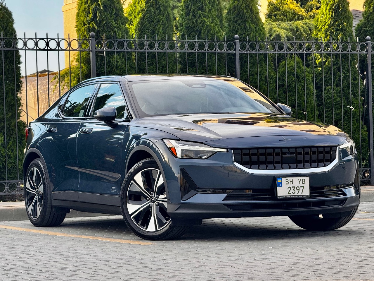 Polestar 2 - фото 4