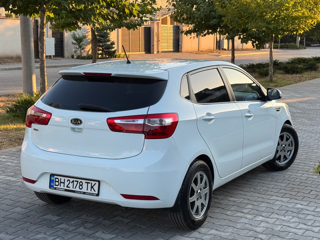 Kia Rio - фото 10