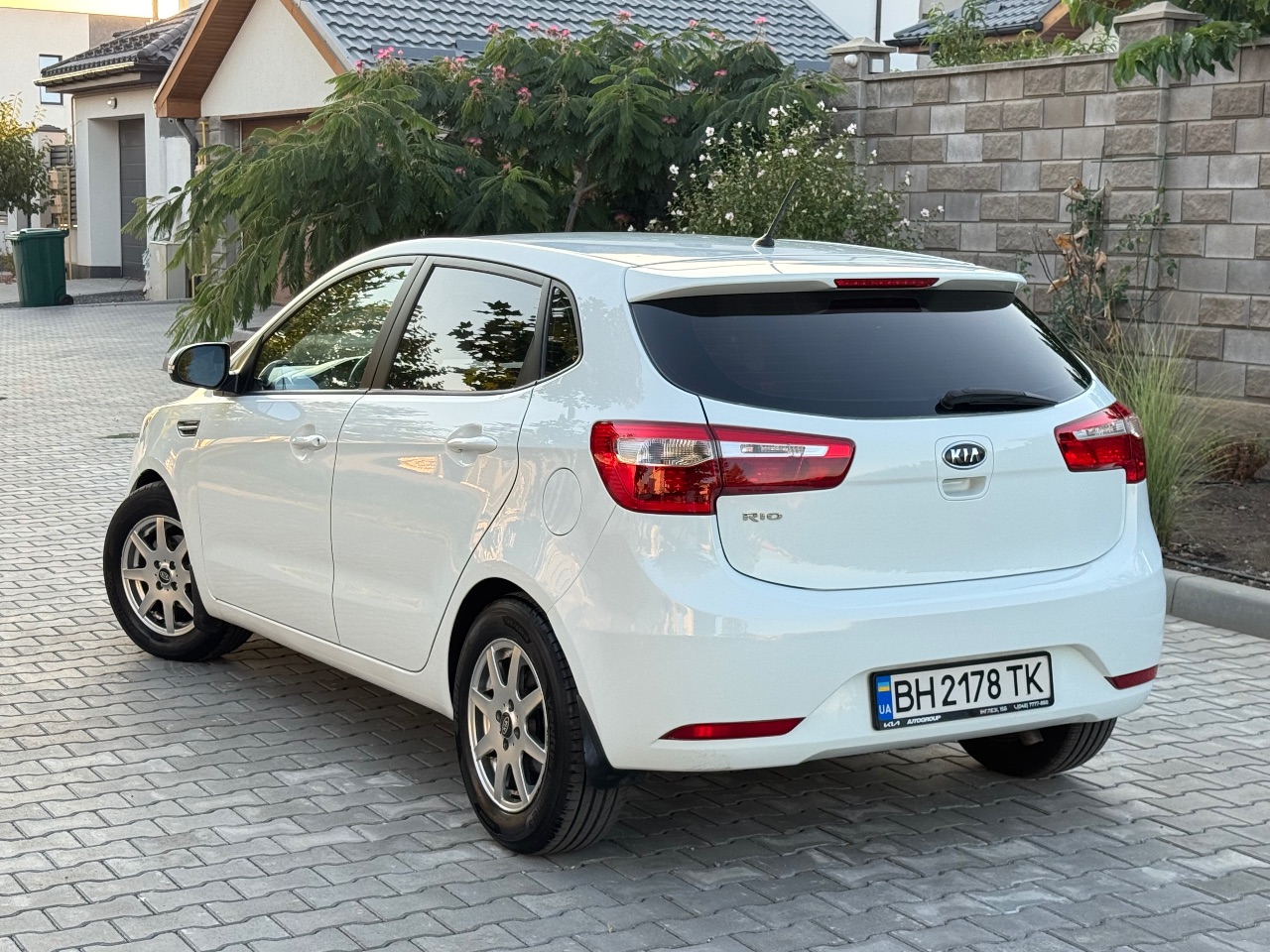 Kia Rio - фото 16