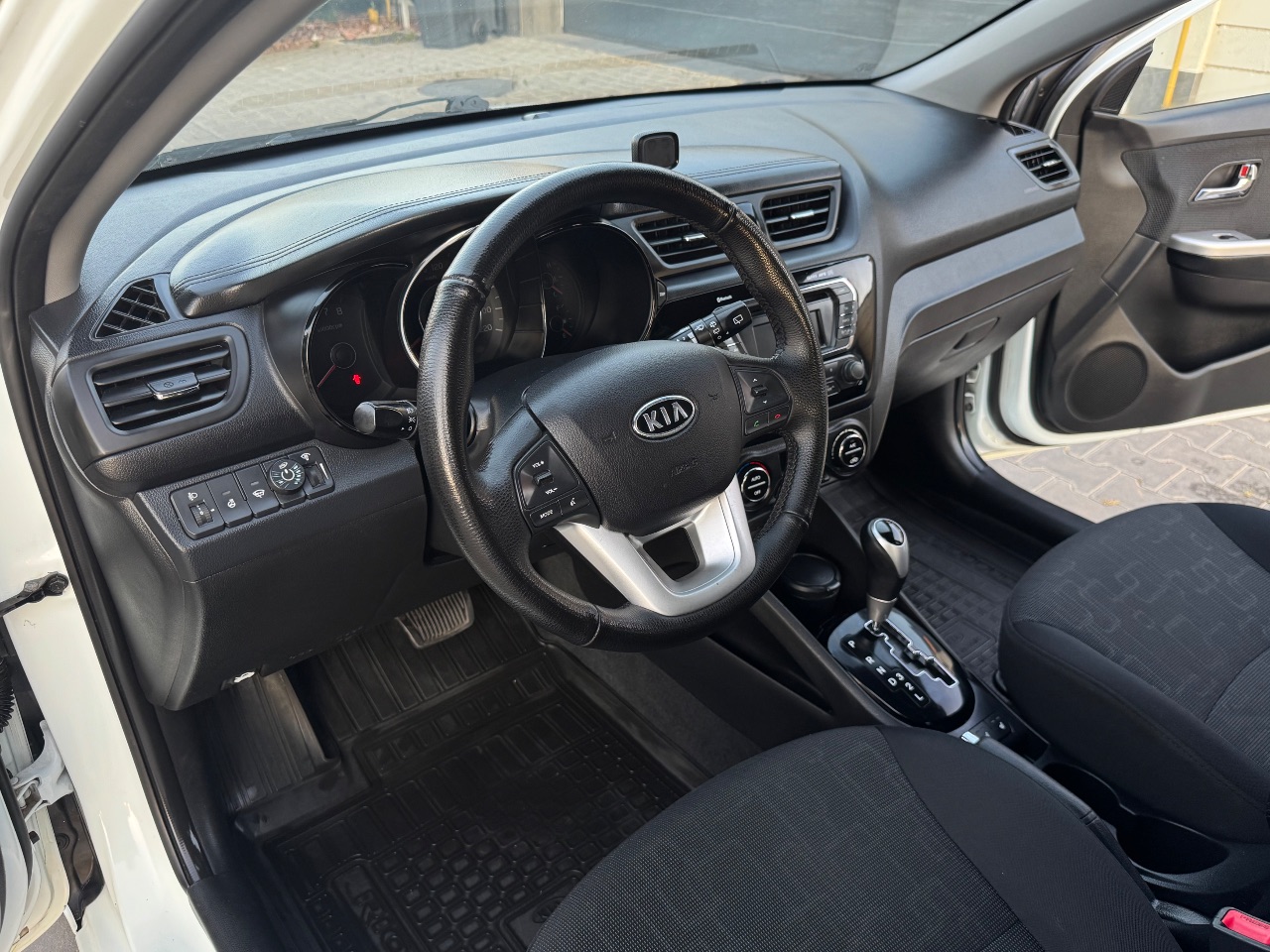 Kia Rio - фото 22