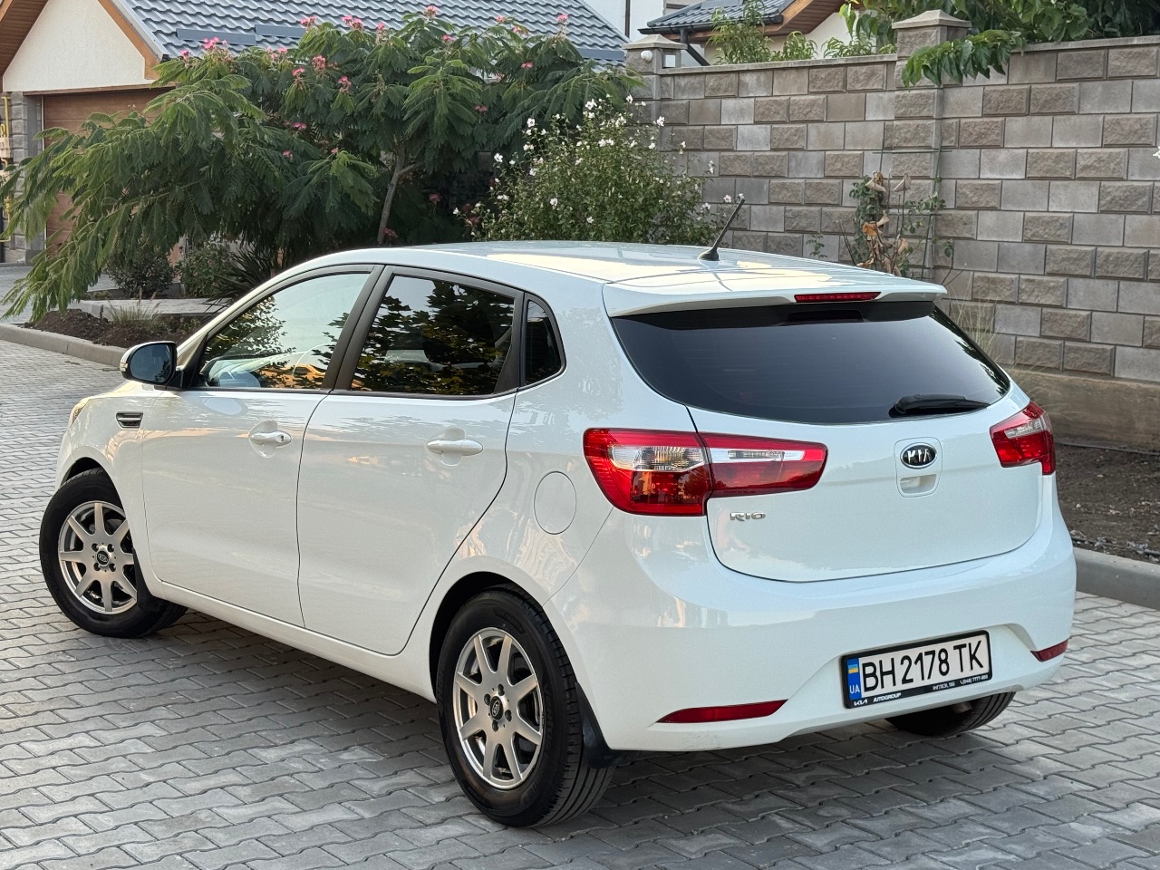 Kia Rio - фото 18